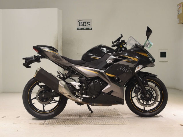 Kawasaki NINJA 400