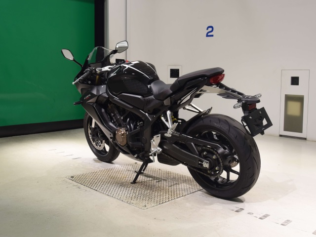 Honda CBR650R — фото 6