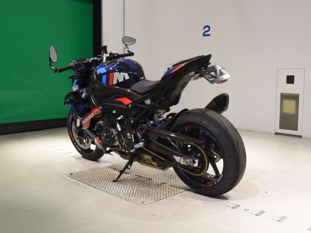 BMW M1000R — фото 6