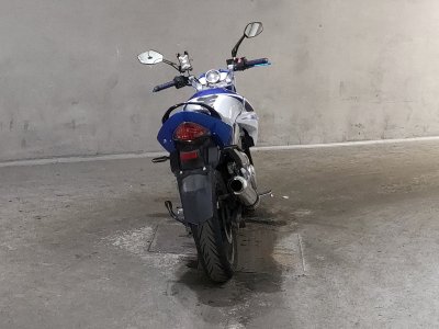 Suzuki GSR250 — фото 4