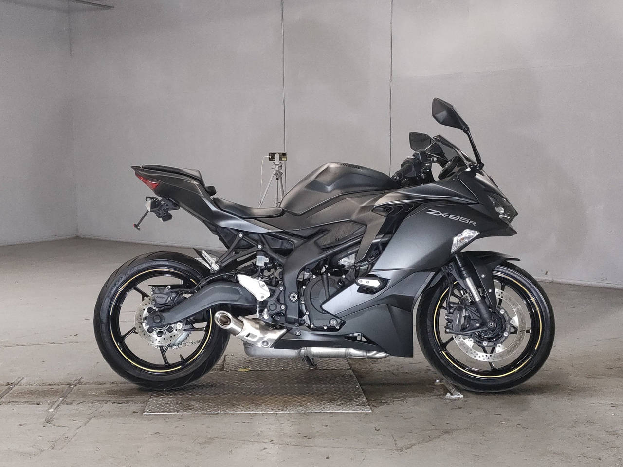 ひか 3246] Kawasaki NINJA ZX-25R - ZX250E-A04665