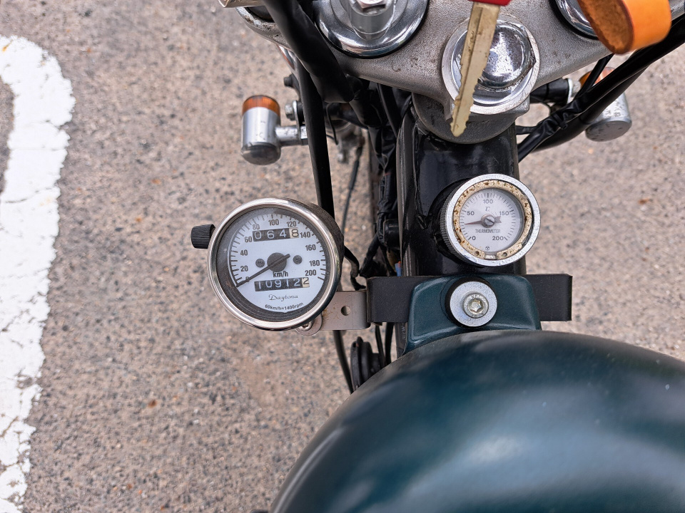 Yamaha SR400 — фото 7