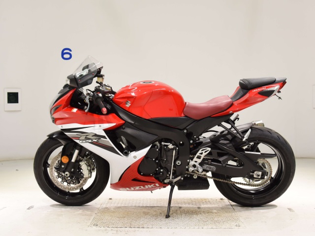 Suzuki GSX-R600 — фото 2