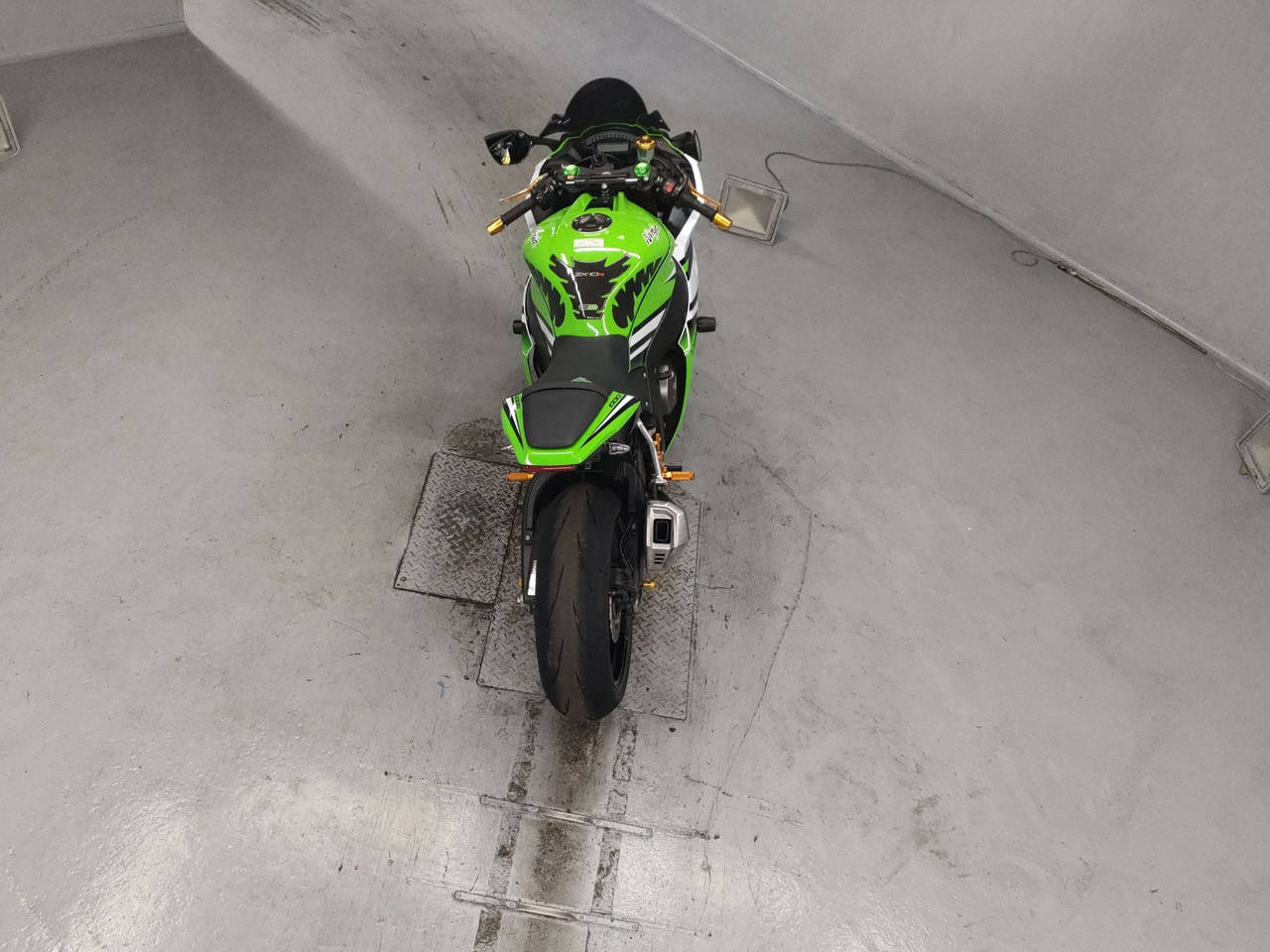 5550] Kawasaki NINJA ZX-10R - JKAZXT00JKA026018