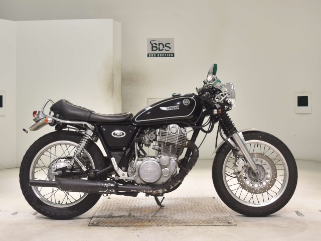 Yamaha SR400