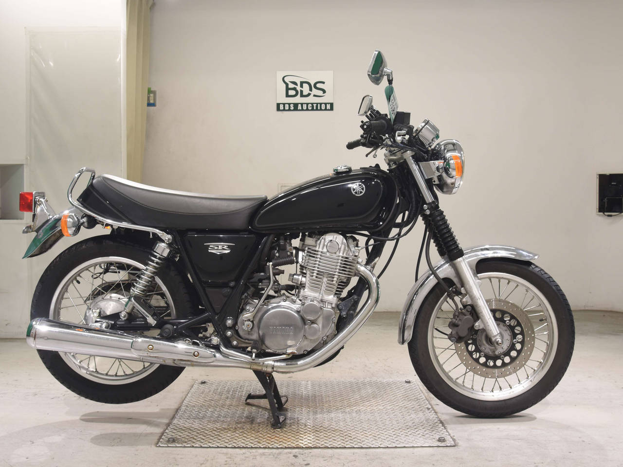 Yamaha SR400