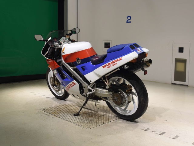 Honda VFR400R — фото 6