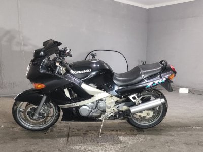 Kawasaki ZZ-R400 — фото 2