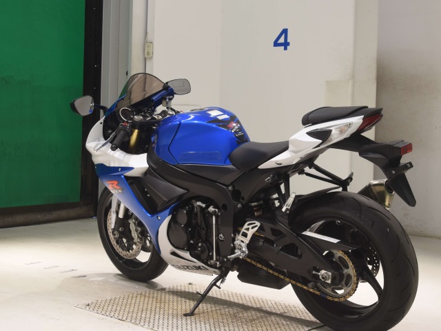Suzuki GSX-R750 — фото 6