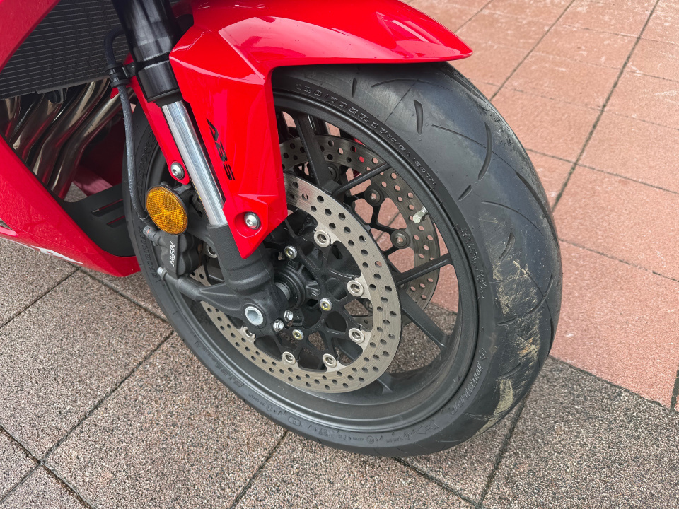 Honda CBR650R E-CLUTCH — фото 9