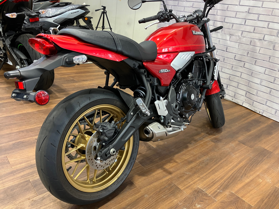 Kawasaki Z650RS — фото 4