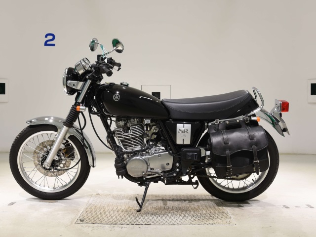 Yamaha SR400 — фото 2