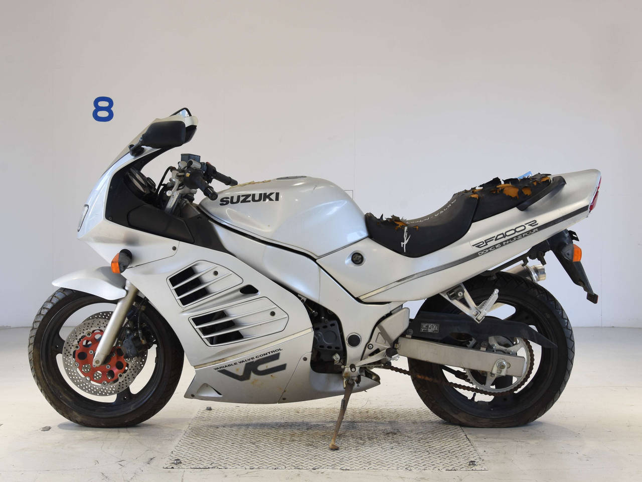 [0014] Suzuki RF400R - GK78A-109009