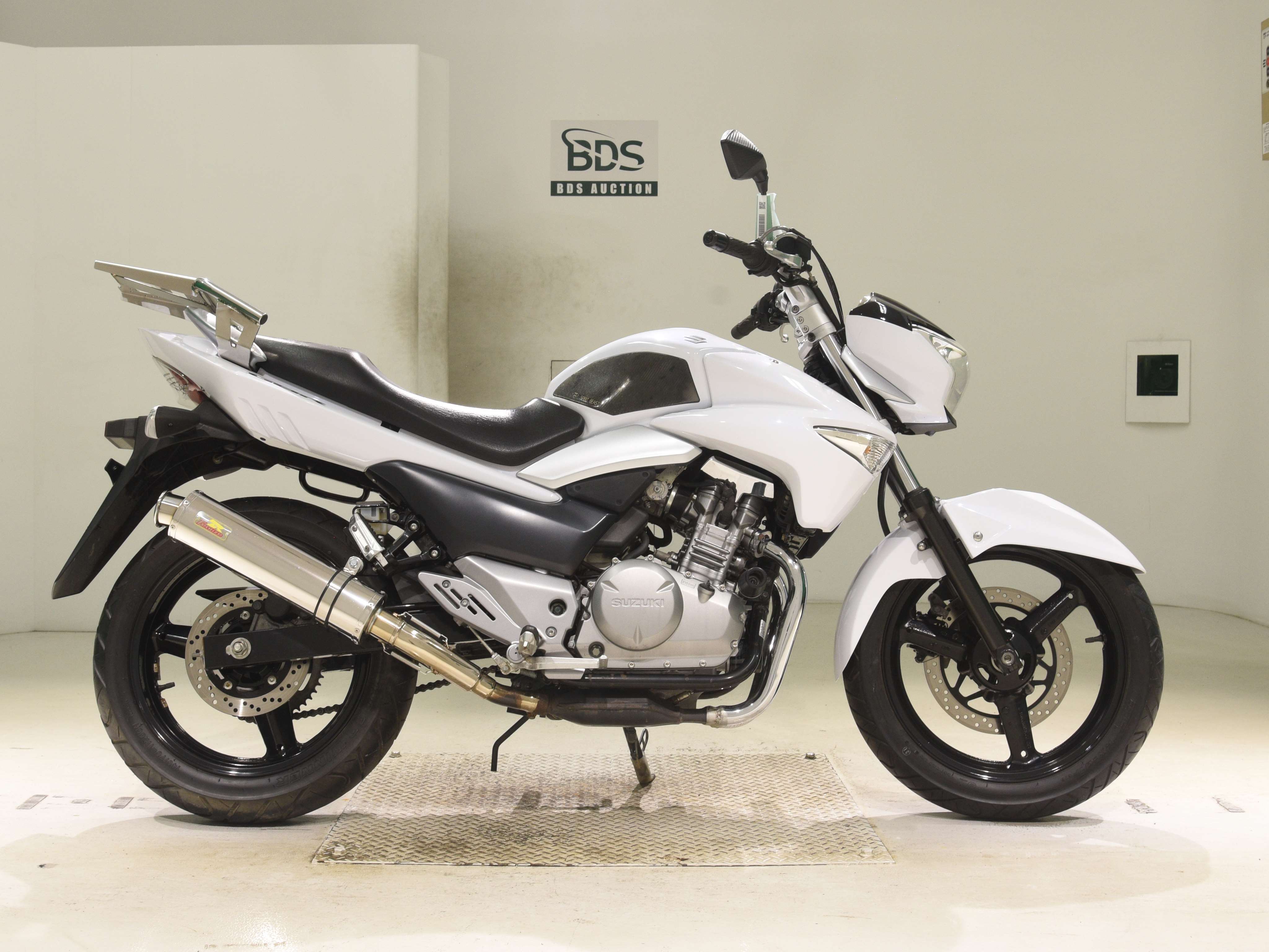 Suzuki GSR250