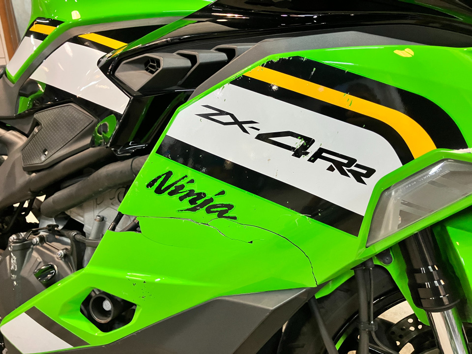 Kawasaki NINJA ZX-4RR — фото 15