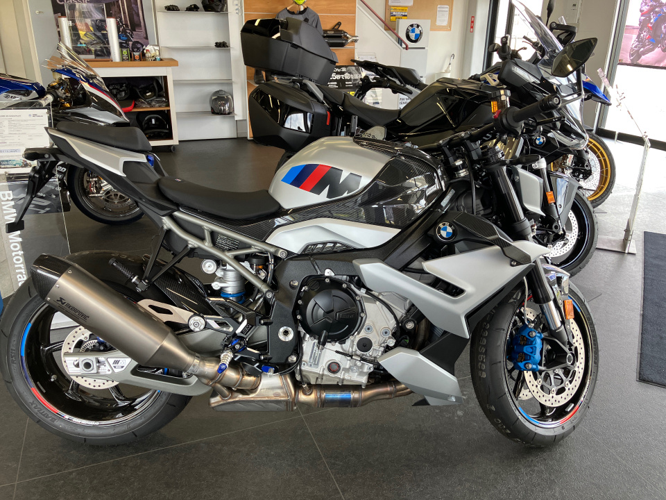 BMW M1000R