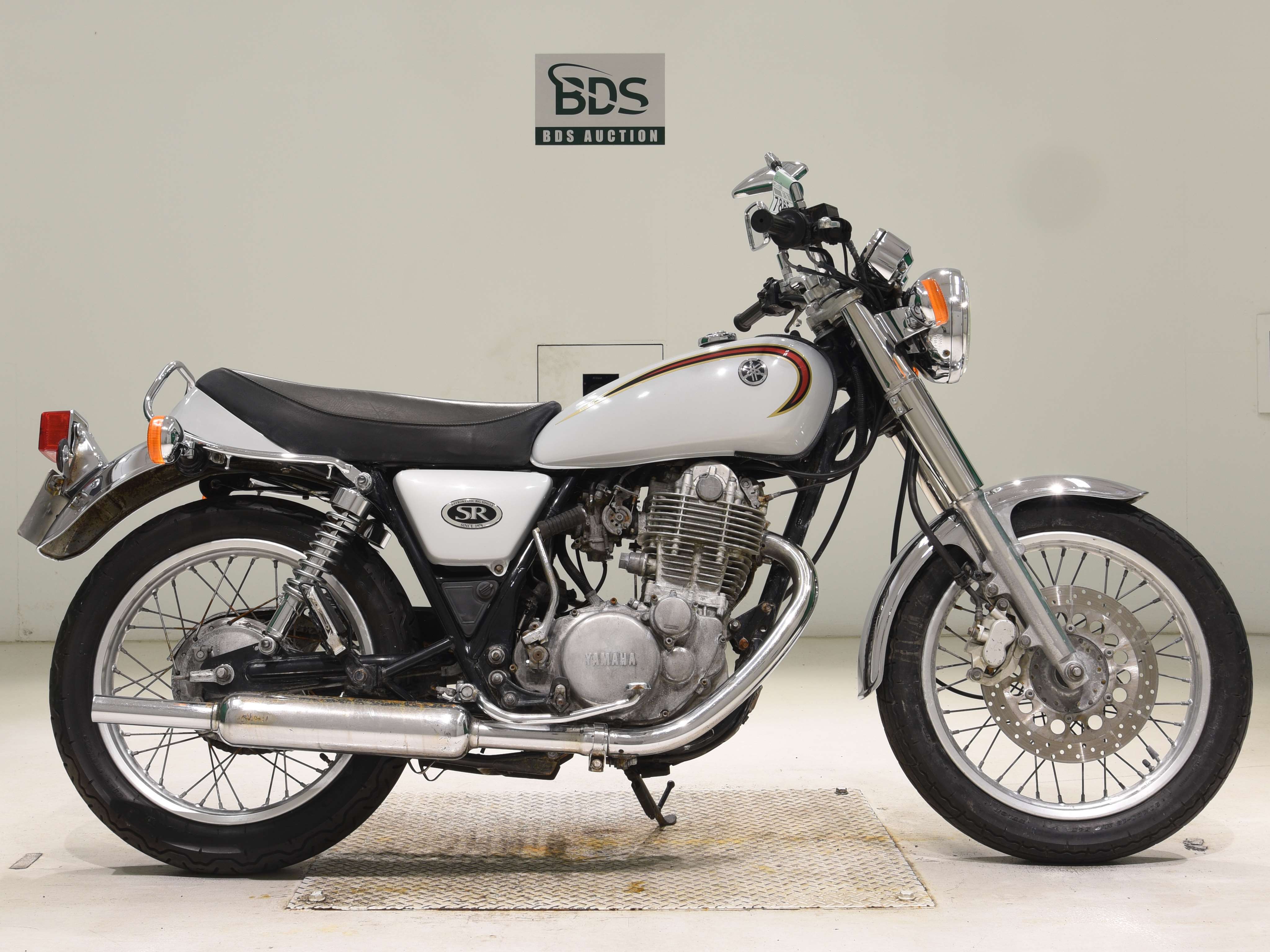 Yamaha SR400