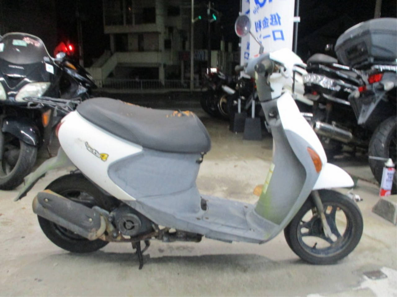 Suzuki LETS4