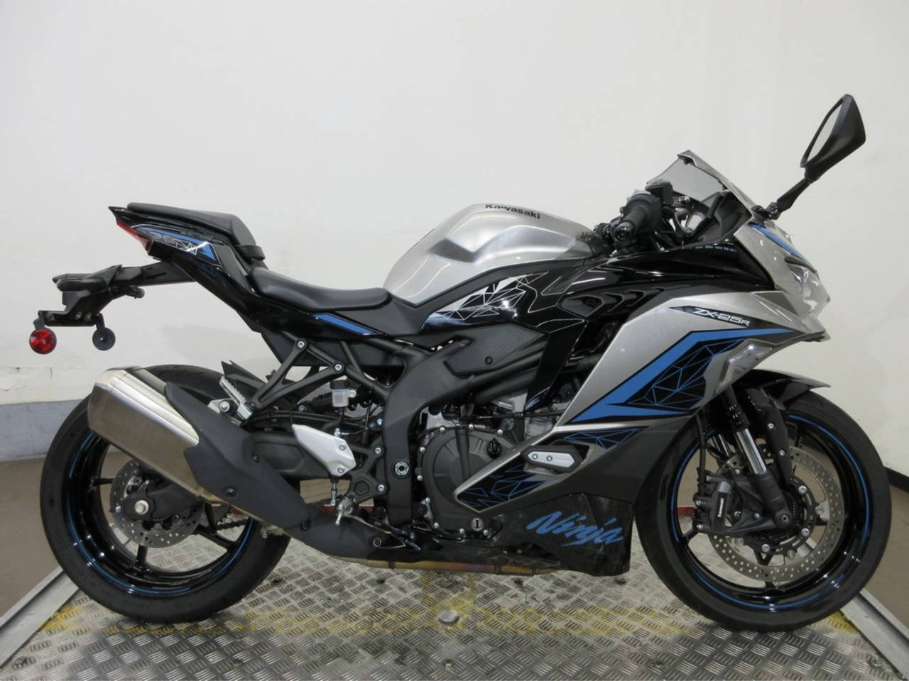 0327] Kawasaki NINJA ZX-25R KRT - ZX250H-A31642