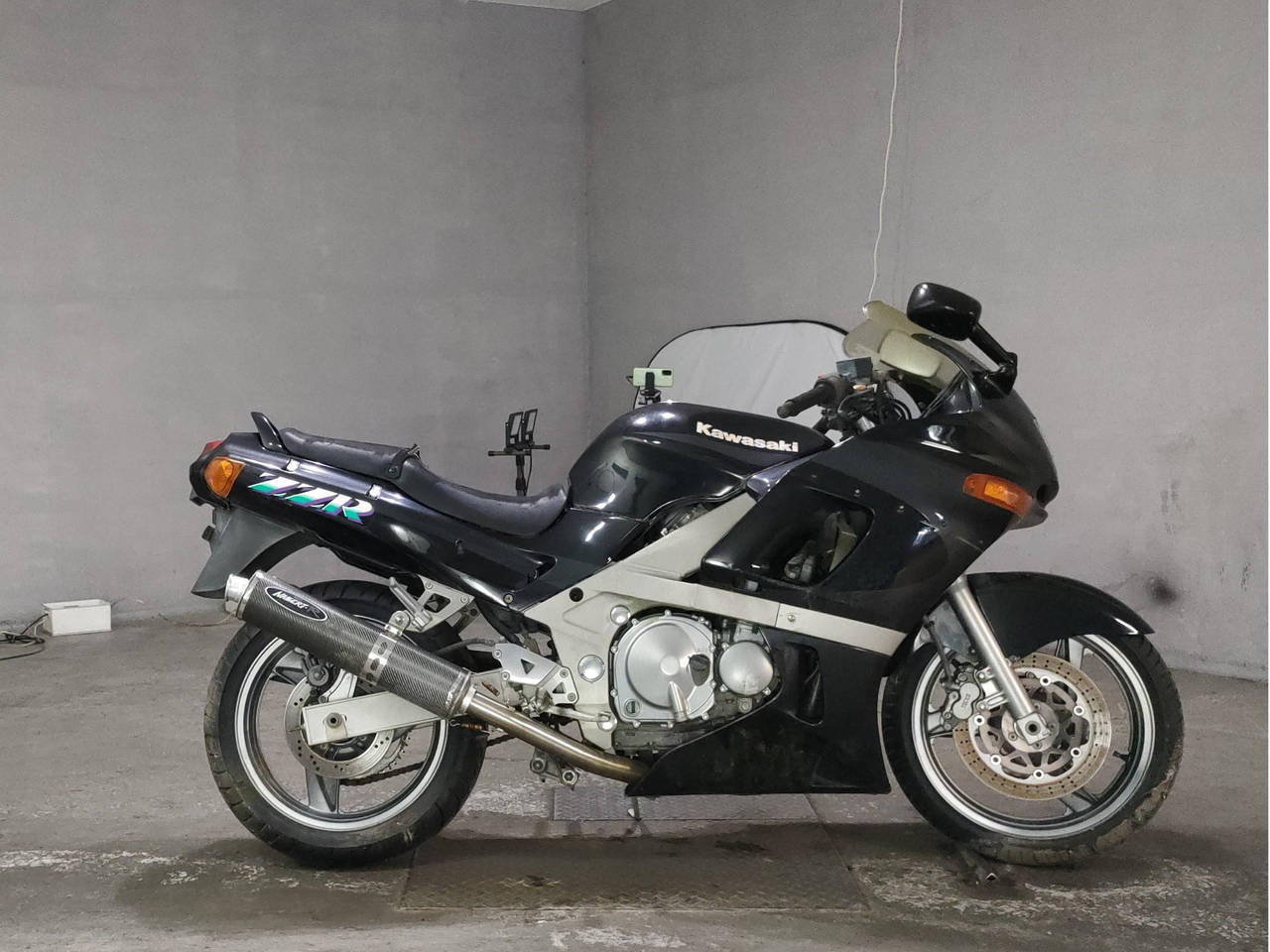 1529] Kawasaki ZZ-R400 - ZX400N-004348