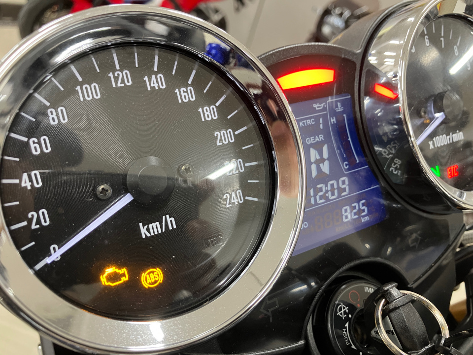 Kawasaki Z900RS — фото 3
