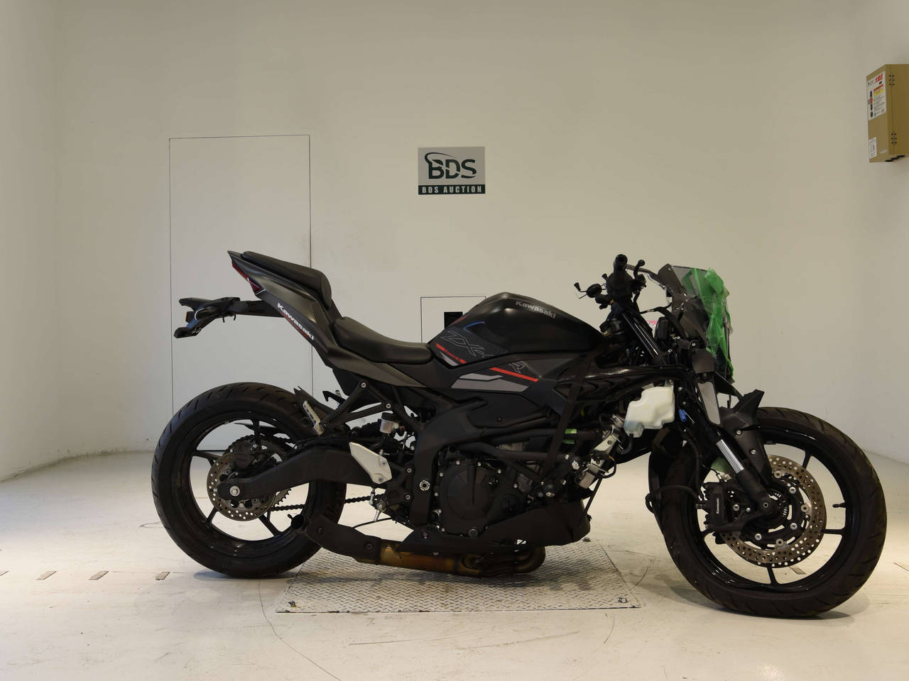 0601] Kawasaki ZX-4RR - ZX400P-A03499