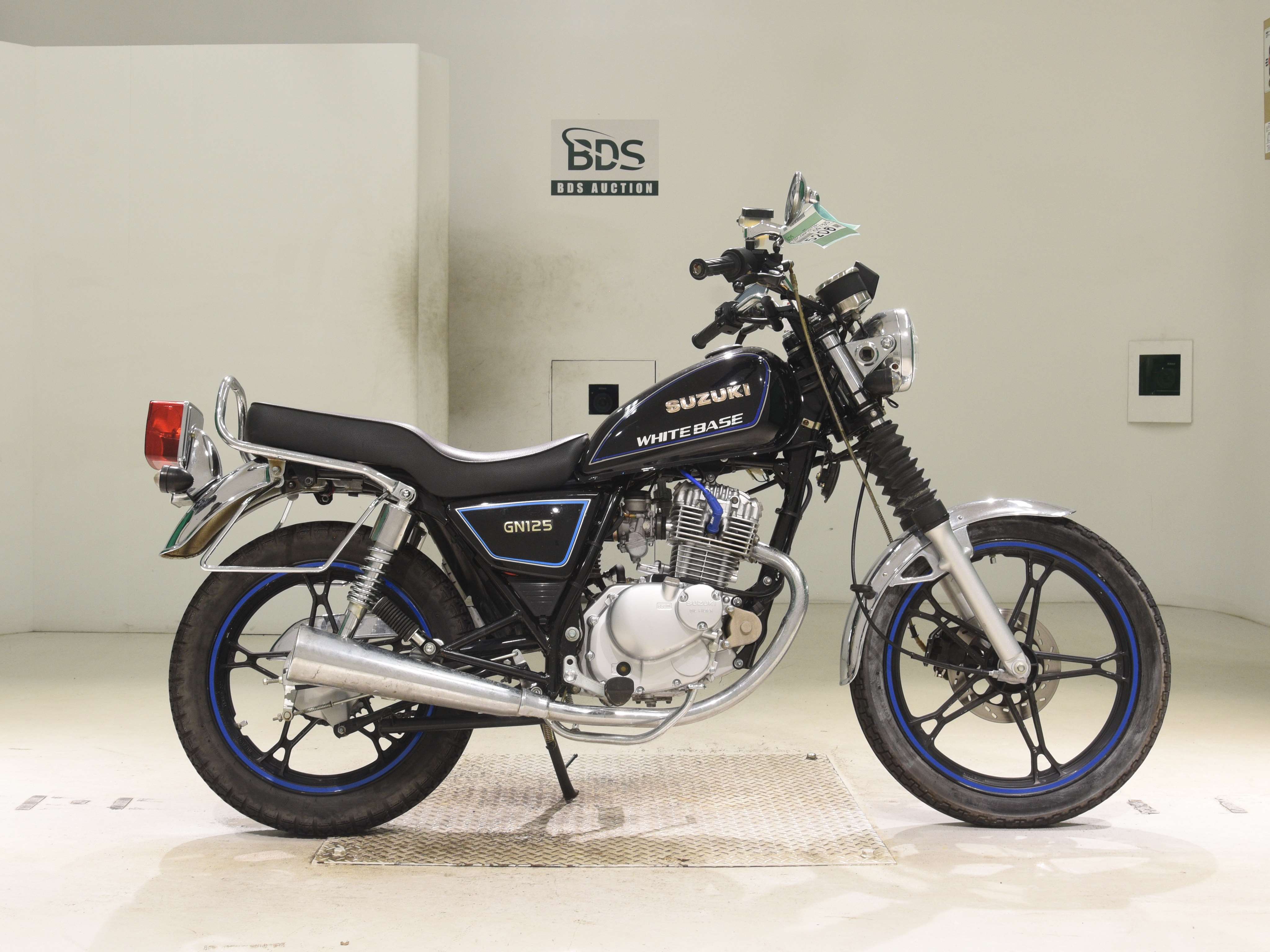 Suzuki GN125