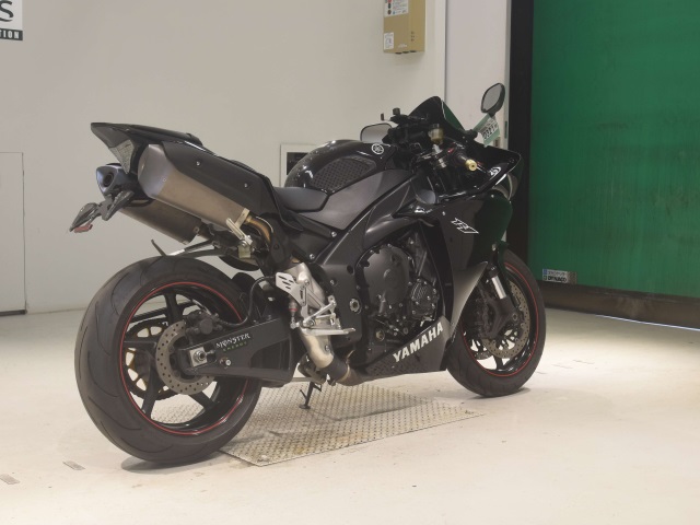 Yamaha YZF-R1 — фото 5