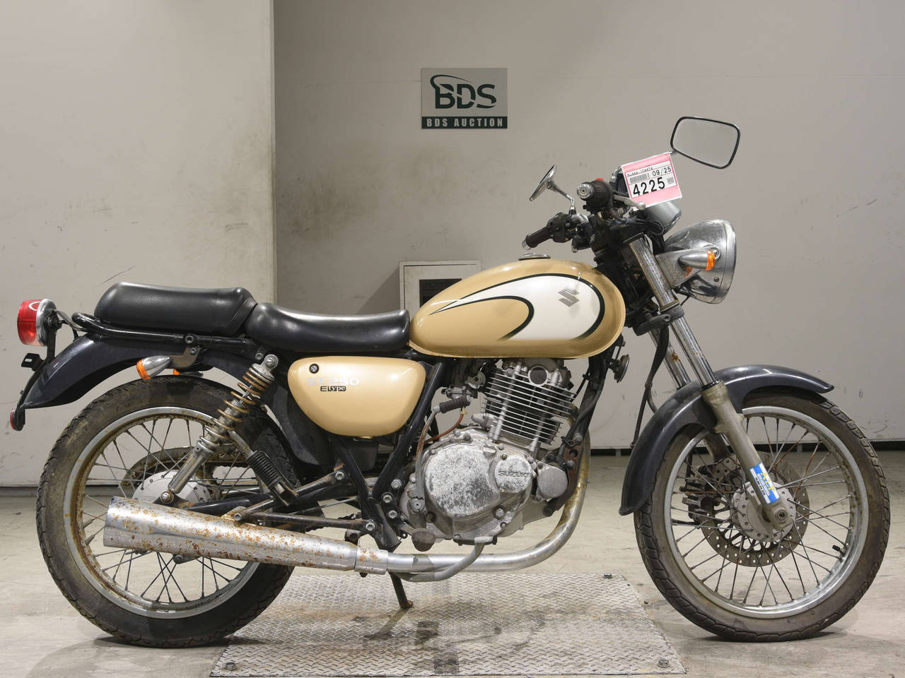 Suzuki ST250E