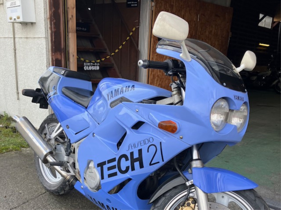 Yamaha FZR250 — фото 5