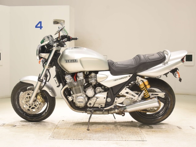 Yamaha XJR1300 — фото 2