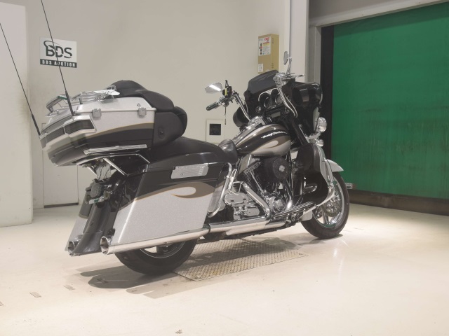 HD ELECTRA GLIDE FLHTCUSE1800 — фото 5