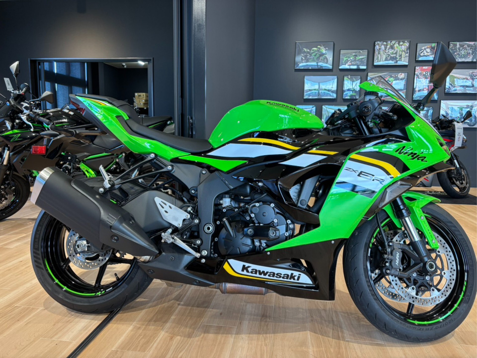 4240] Kawasaki NINJA ZX-6R - ZX636G-010224