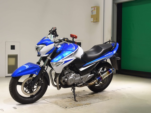 Suzuki GSR250 — фото 4