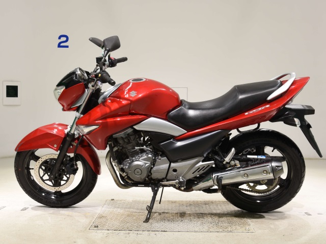 Suzuki GSR250 — фото 2
