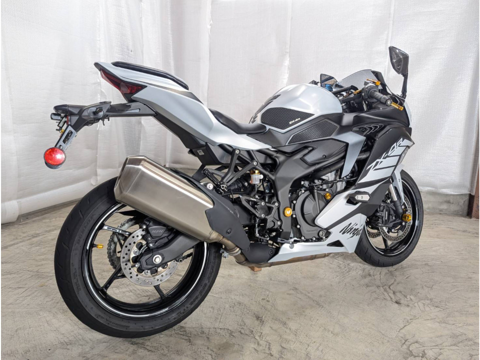Kawasaki NINJA ZX-4R SE — фото 6