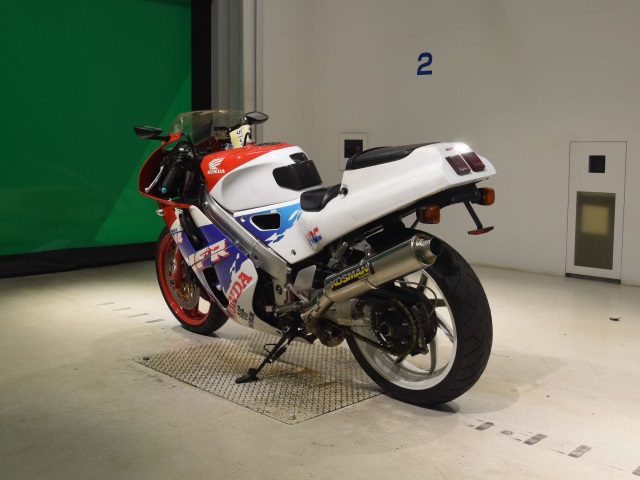 Honda VFR400R — фото 6
