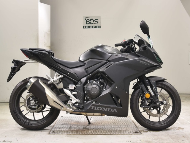 Honda CBR400R-3