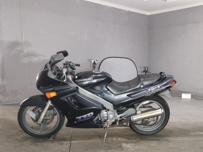 Kawasaki ZZ-R250 — фото 2