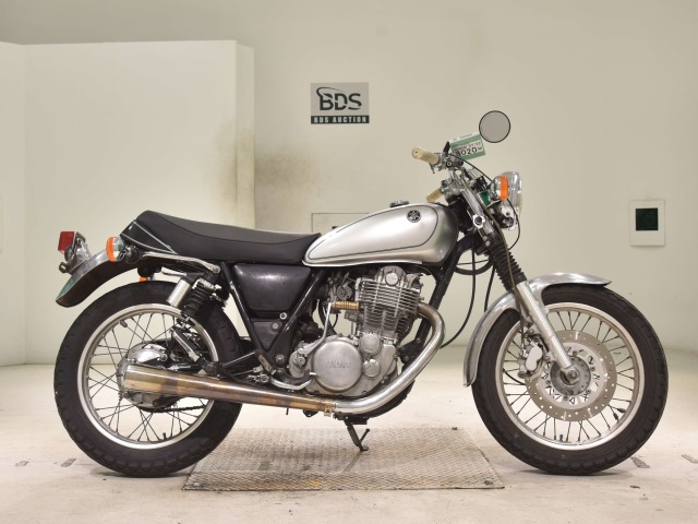 Yamaha SR400