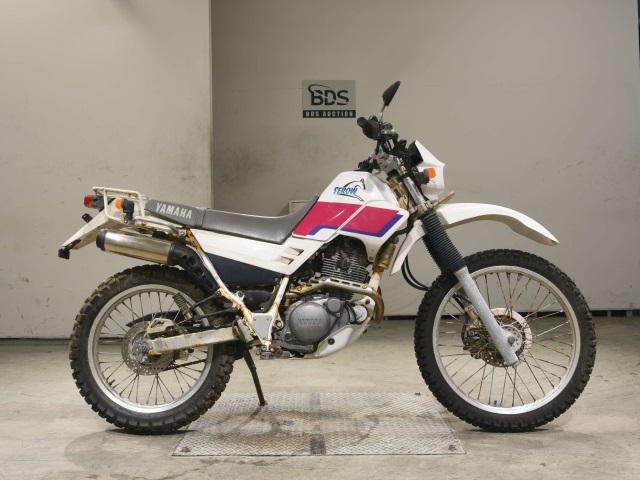 Yamaha SEROW XT225