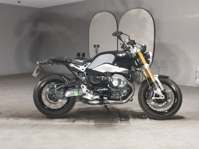 BMW R NINE T