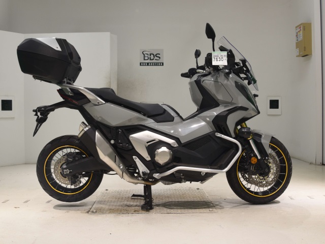 Honda X-ADV750-2