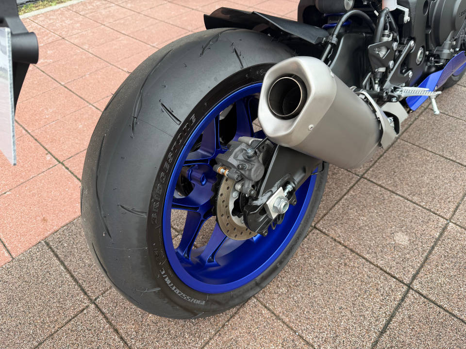Yamaha YZF-R1 — фото 15
