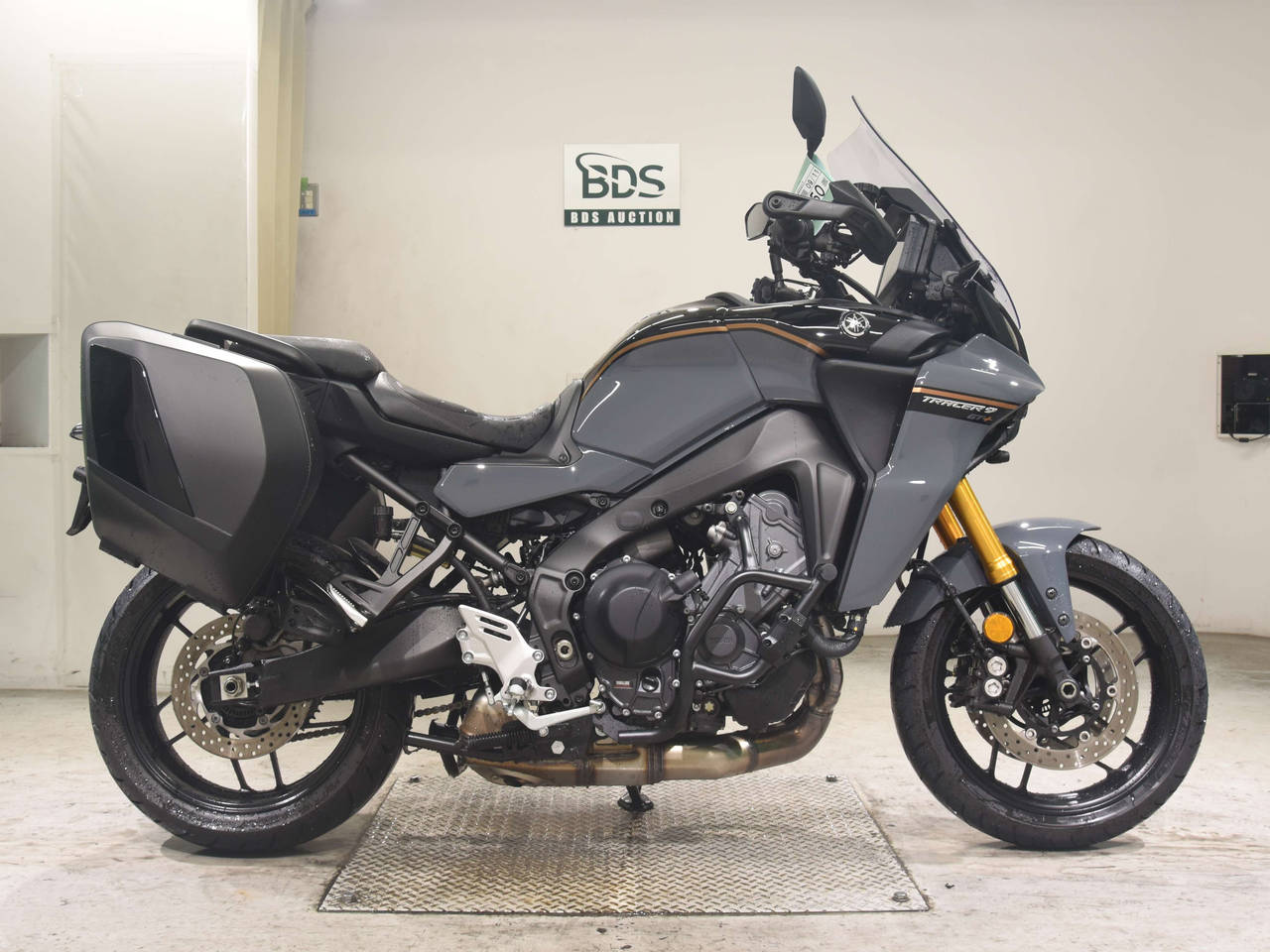 Yamaha TRACER9 GT+, right