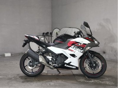 Kawasaki NINJA400