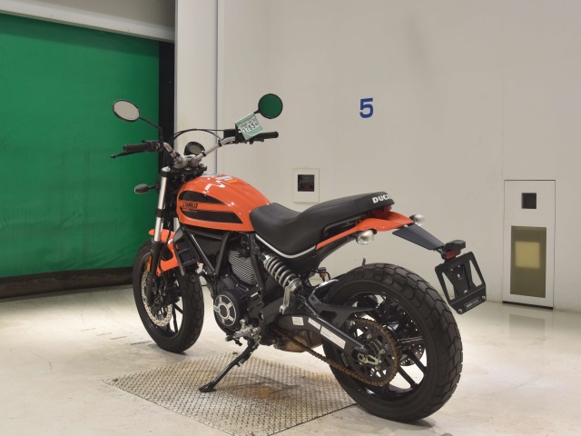 Ducati SCRAMBLER SIXTY2 — фото 6
