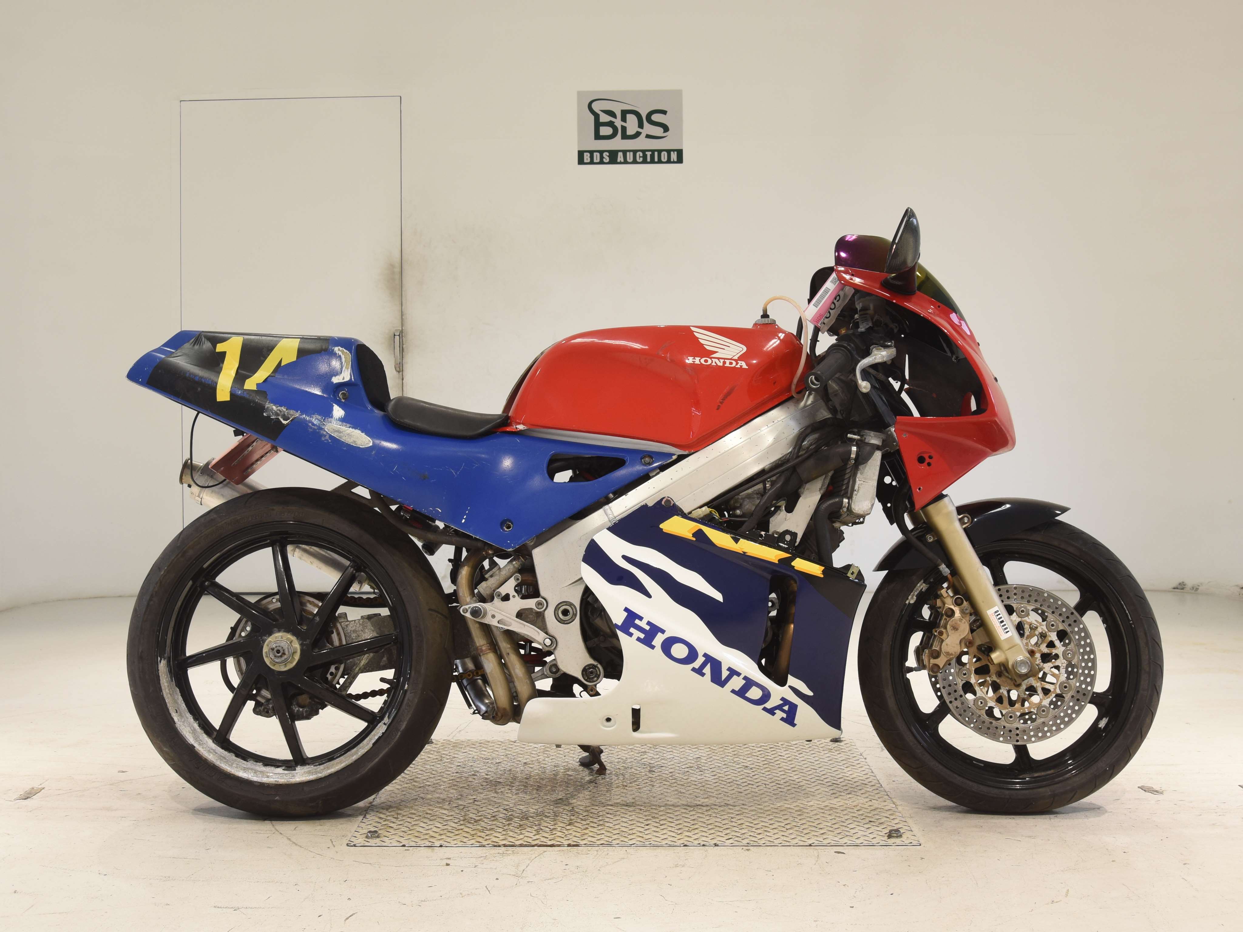 Honda RVF400