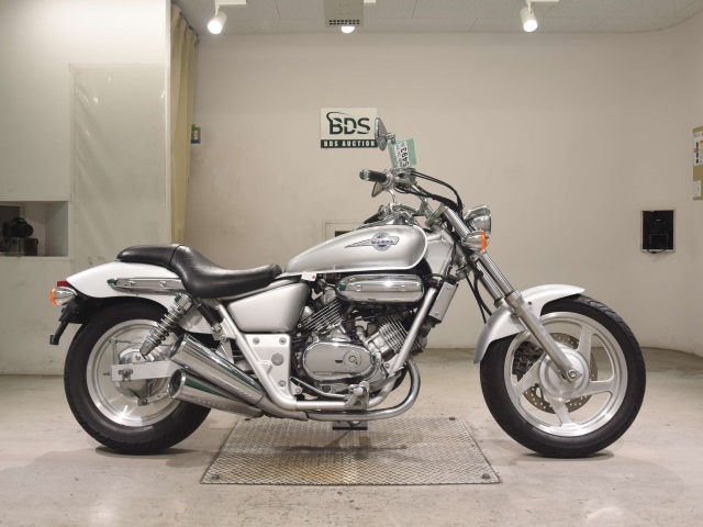 Honda MAGNA250