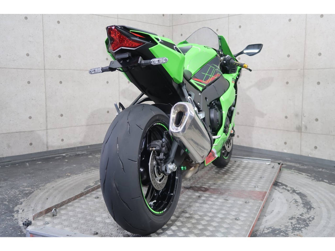 0435] Kawasaki NINJA ZX-10R - ZXT02L-011169